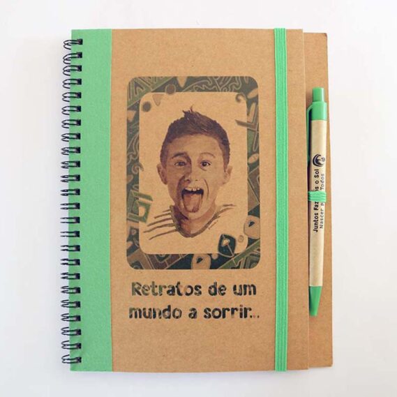 Caderno Verde com caneta
