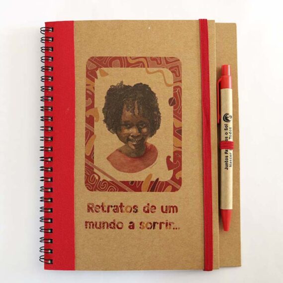Caderno Vermelho com caneta