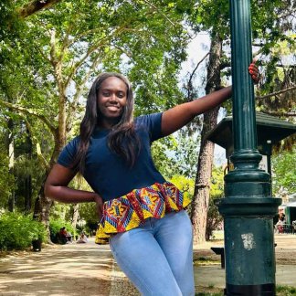 T-shirt com folho de capulana amarela