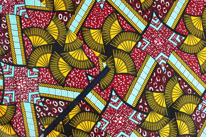 Tecido africano WAX – Padrão geométrico em amarelo e grená - Image 2