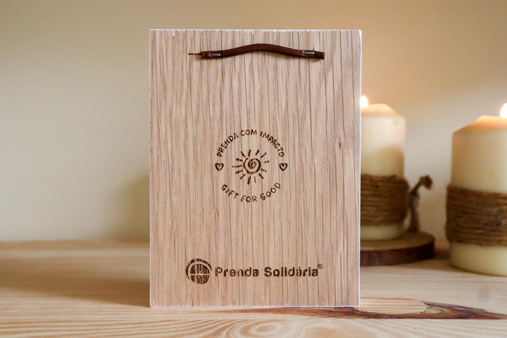 Imagem de José e Maria grávida em madeira - Image 2