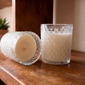 Vela de cera vegetal artesanal a decorar uma casa